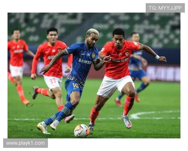 合法冲撞判罚标准：身体对抗、球权与速度三要素解析